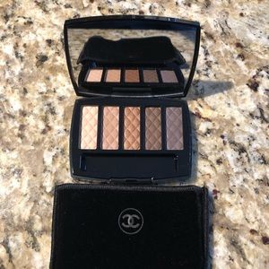 CHANEL Eyeshadow Palette in Charming